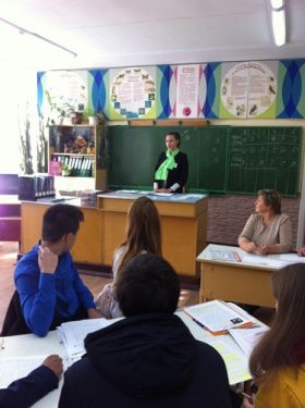 Марина Новохатська під час доповіді